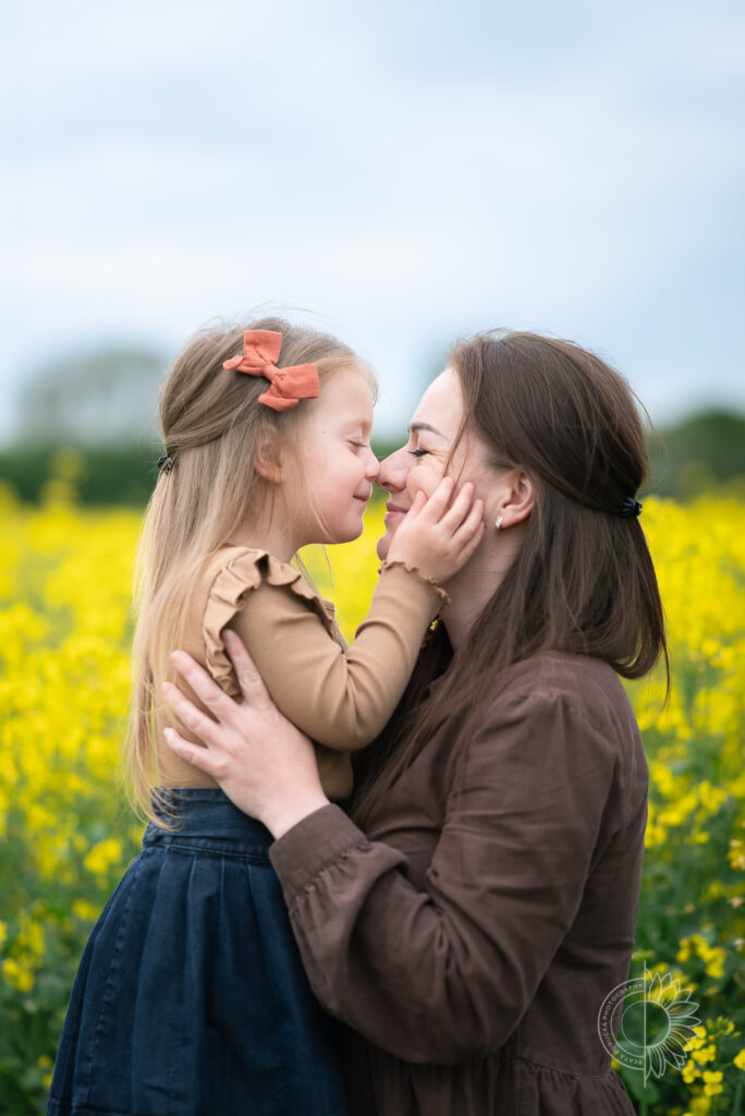 A family session in a rapeseed field-5